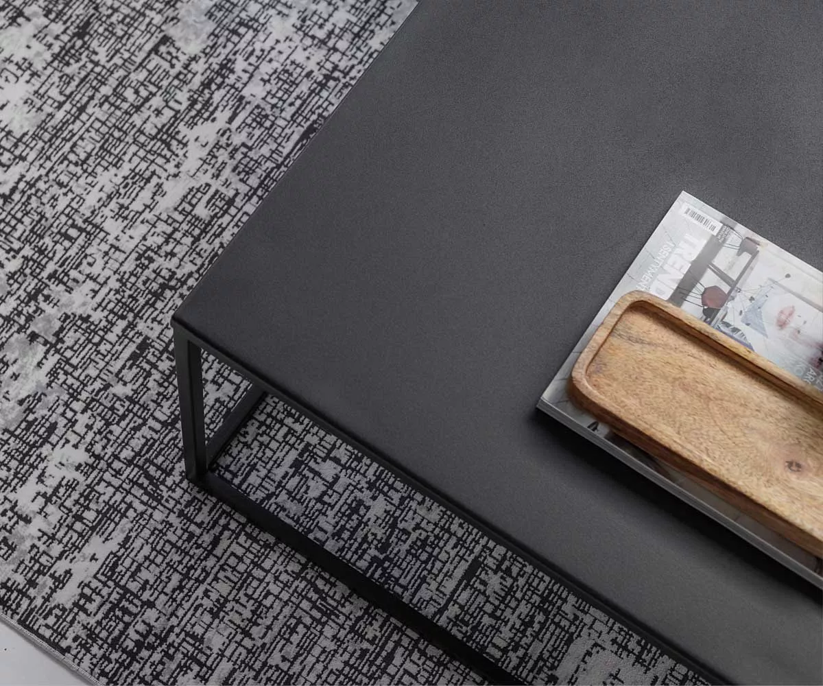 Simplex Couchtisch 110x60 cm - Nahaufnahme Nahaufnahme eines Tisches aus Metall in der Farbe Schwarz
