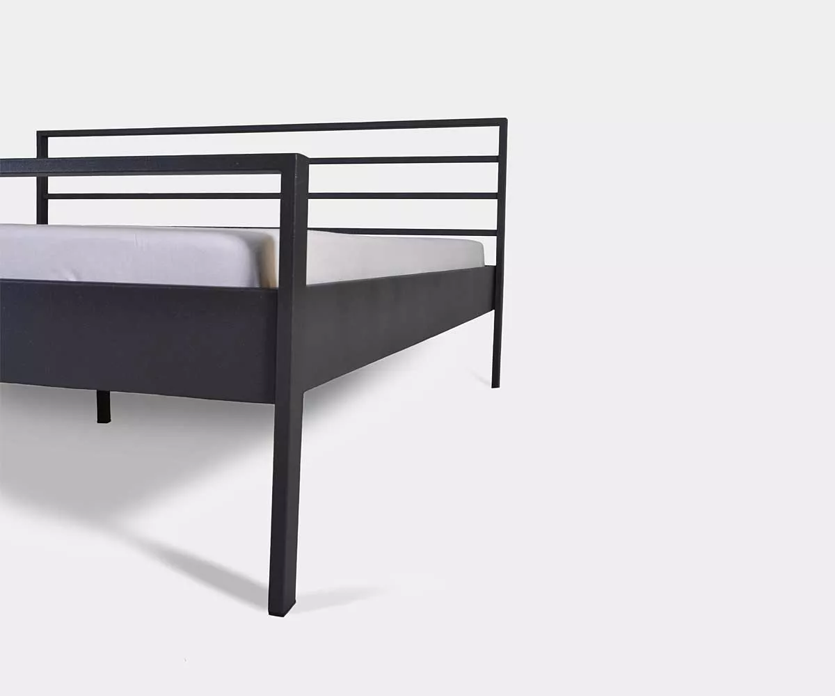 Tuisto Metallbett in Anthrazit - Fußteil Metallbett in der Farbe Anthrazit - Fußteil Detail