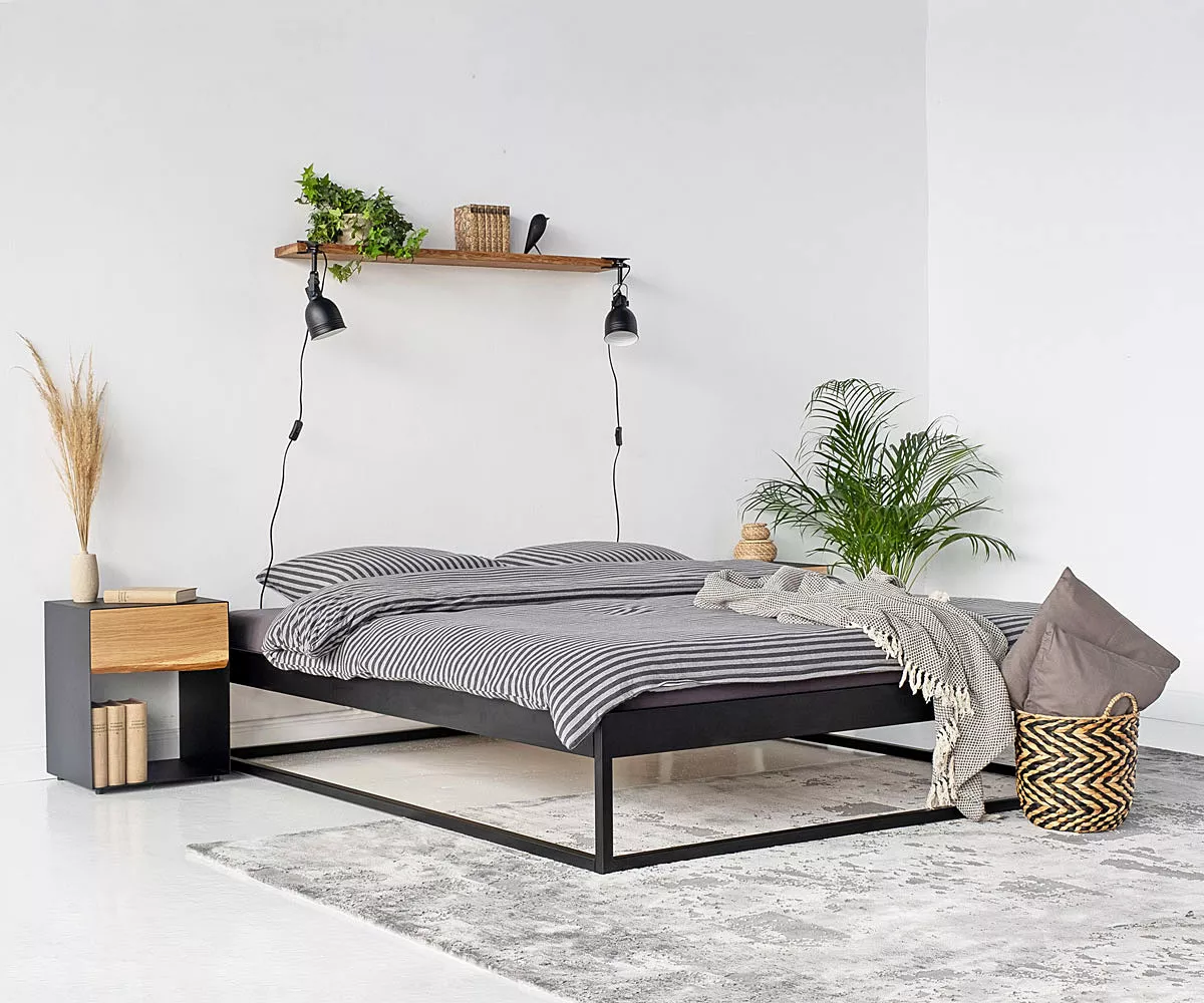 SIMPLEX Metallbett in Schwarz Seitenansicht Simplex-Metallbett ohne Kopfteil in Schwarz